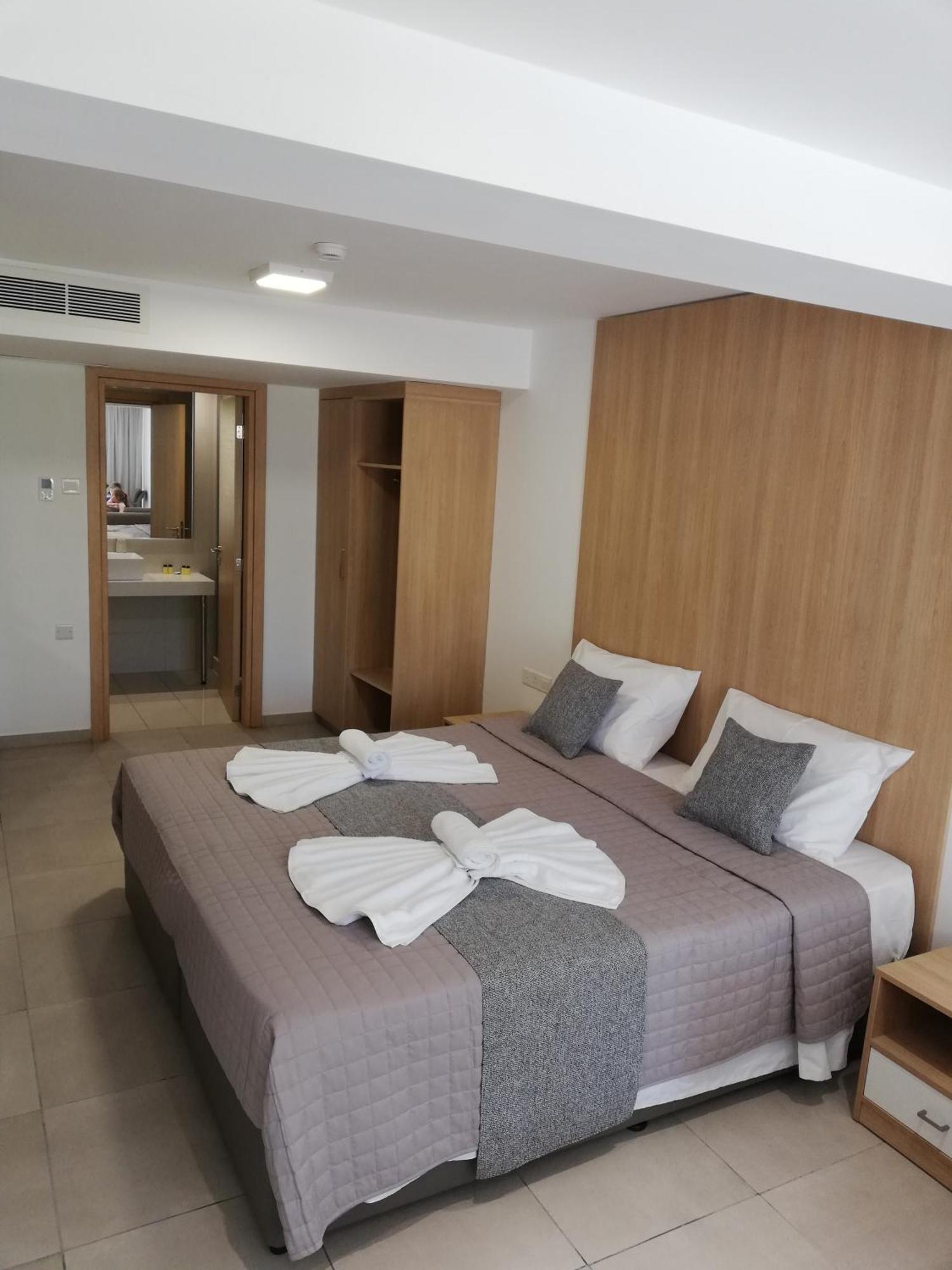 Joy Hotel Apts Айя Напа Екстериор снимка